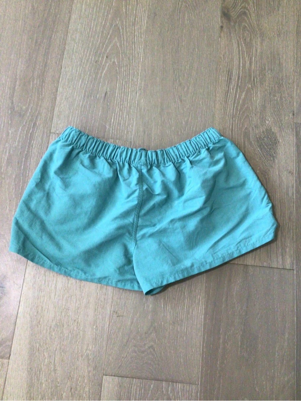 Patagonia Women's Teal Green Baggies Elastic-Waist Athletic Shorts - Picture 2 of 4
